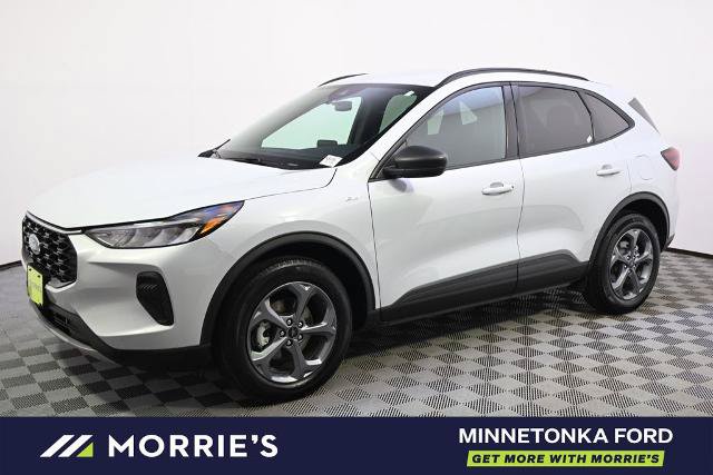 Certified 2025 Ford Escape ST-Line AWD/4WD image 2
