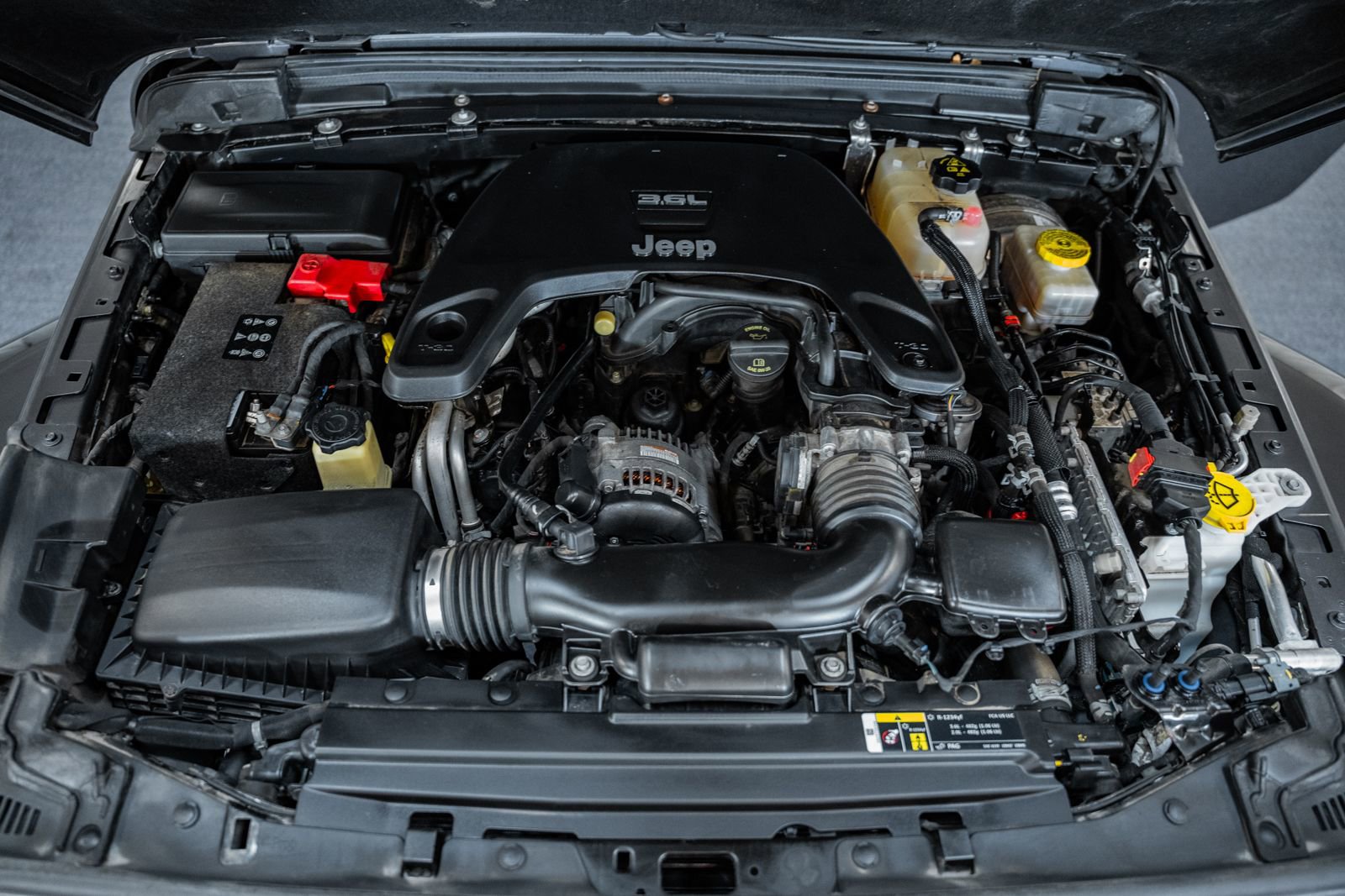 Used 2018 Jeep Wrangler Unlimited Sahara image 22