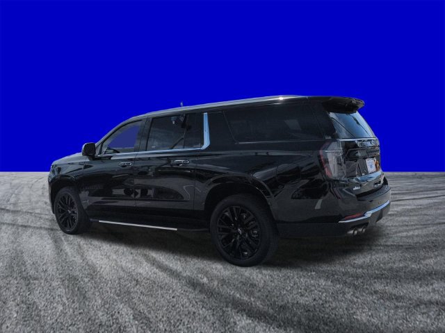 Used 2025 Chevrolet Suburban Premier AWD/4WD image 6