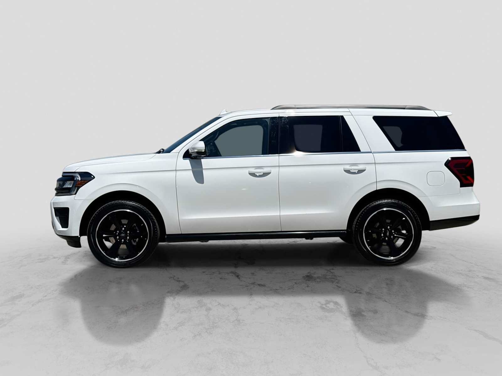 Certified 2024 Ford Expedition Limited AWD/4WD image 3
