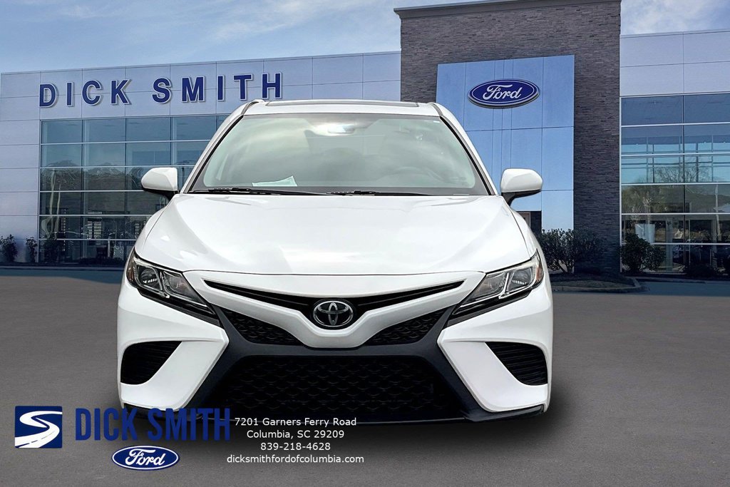 Used 2020 Toyota Camry SE FWD image 2