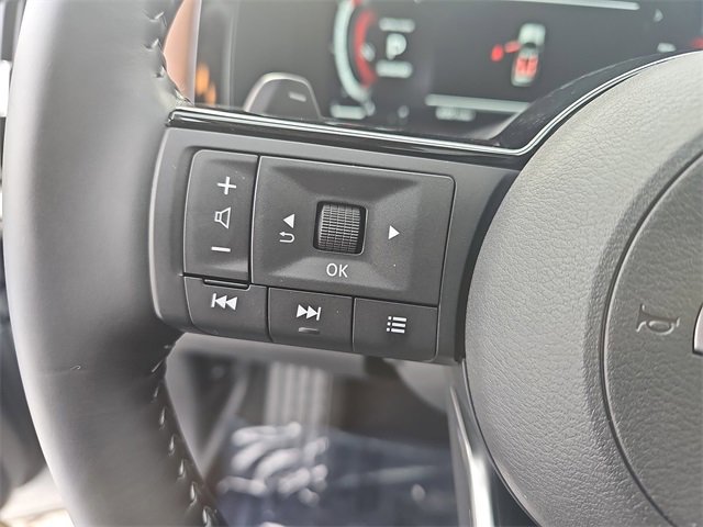 Used 2025 Nissan Pathfinder Platinum image 18