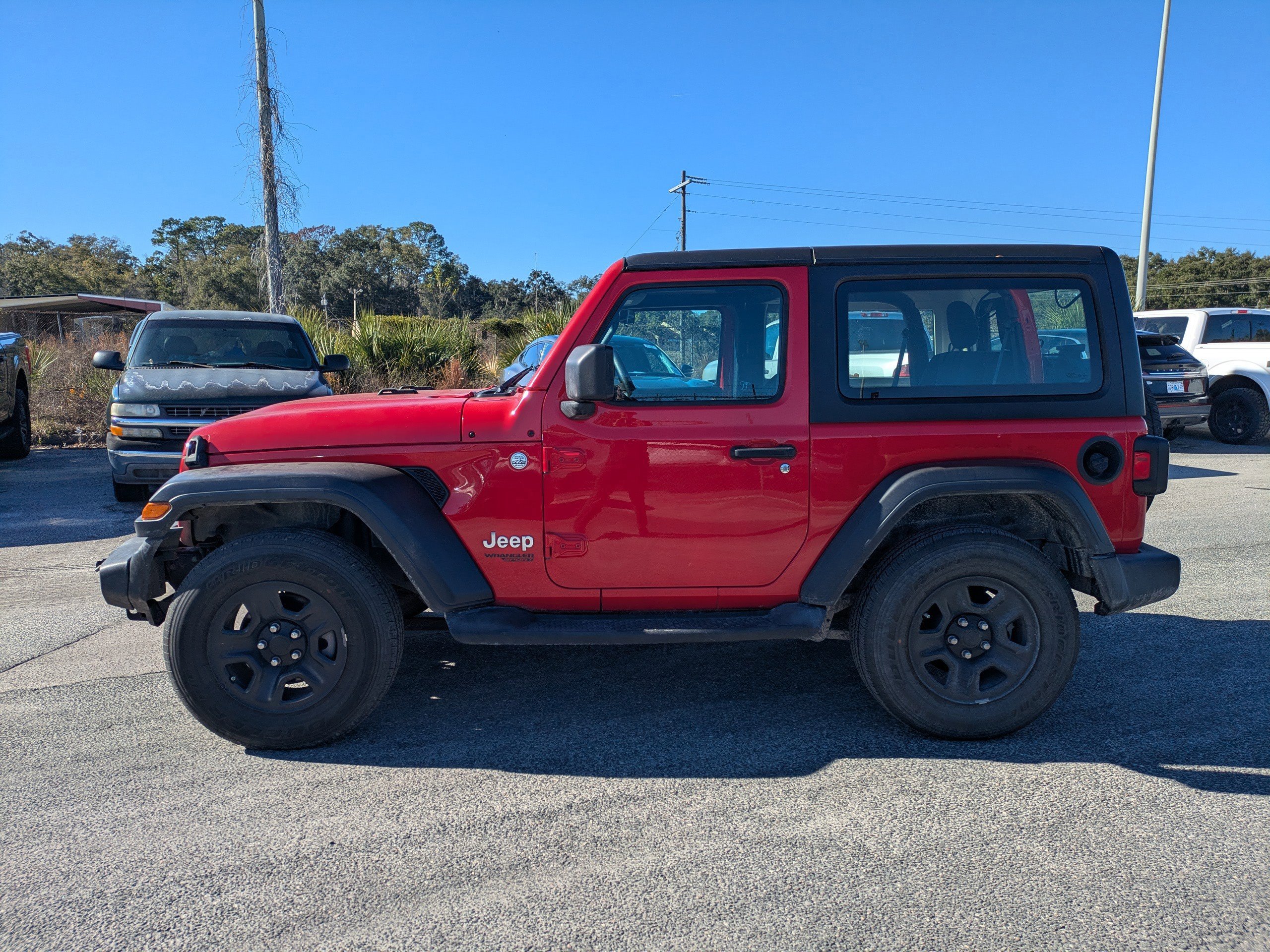 Used 2019 Jeep Wrangler Sport image 2