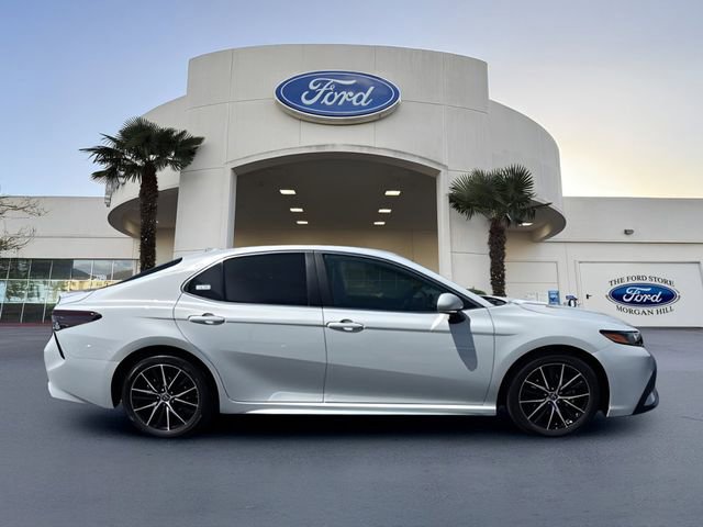 Used 2024 Toyota Camry SE FWD image 5