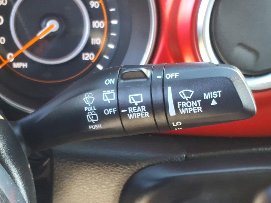 Used 2023 Jeep Wrangler Unlimited Rubicon AWD/4WD image 30