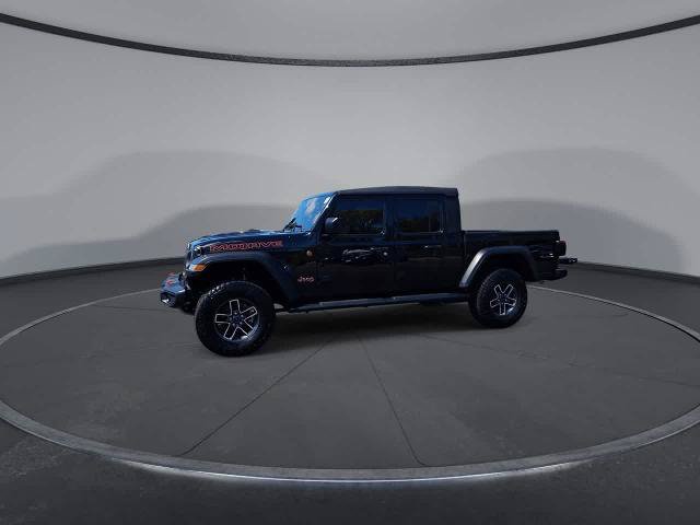 Used 2025 Jeep Gladiator Mojave w/ Convenience Group AWD/4WD image 4