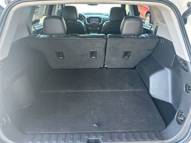 Used 2023 GMC Terrain SLT w/ Elevation Edition image 25