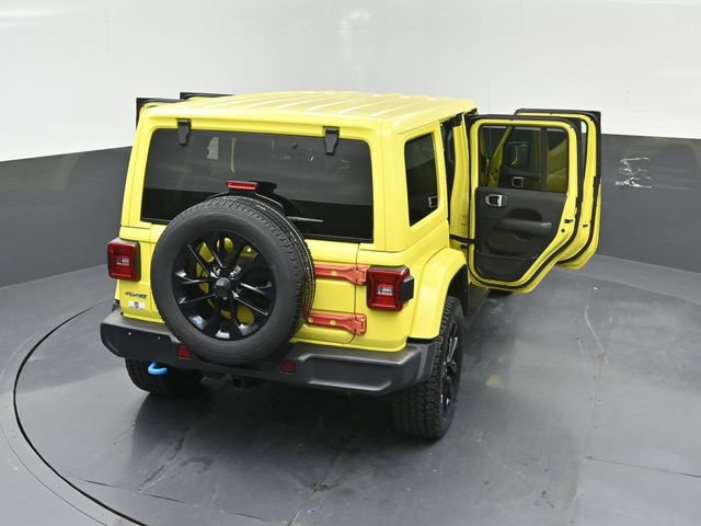 Used 2023 Jeep Wrangler Unlimited Sahara w/ Cold Weather Group AWD/4WD image 24