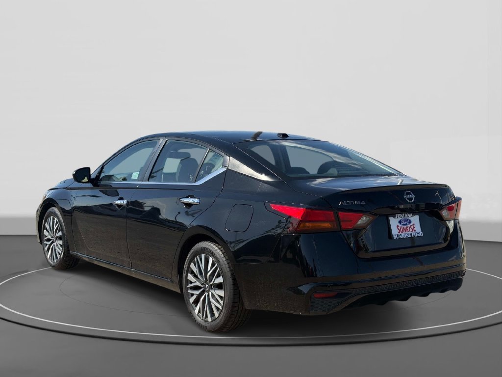 Used 2024 Nissan Altima 2.5 SV FWD image 7