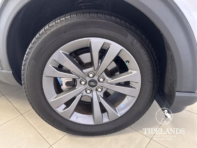 Certified 2024 Ford Explorer XLT w/ Equipment Group 202A RWD image 35