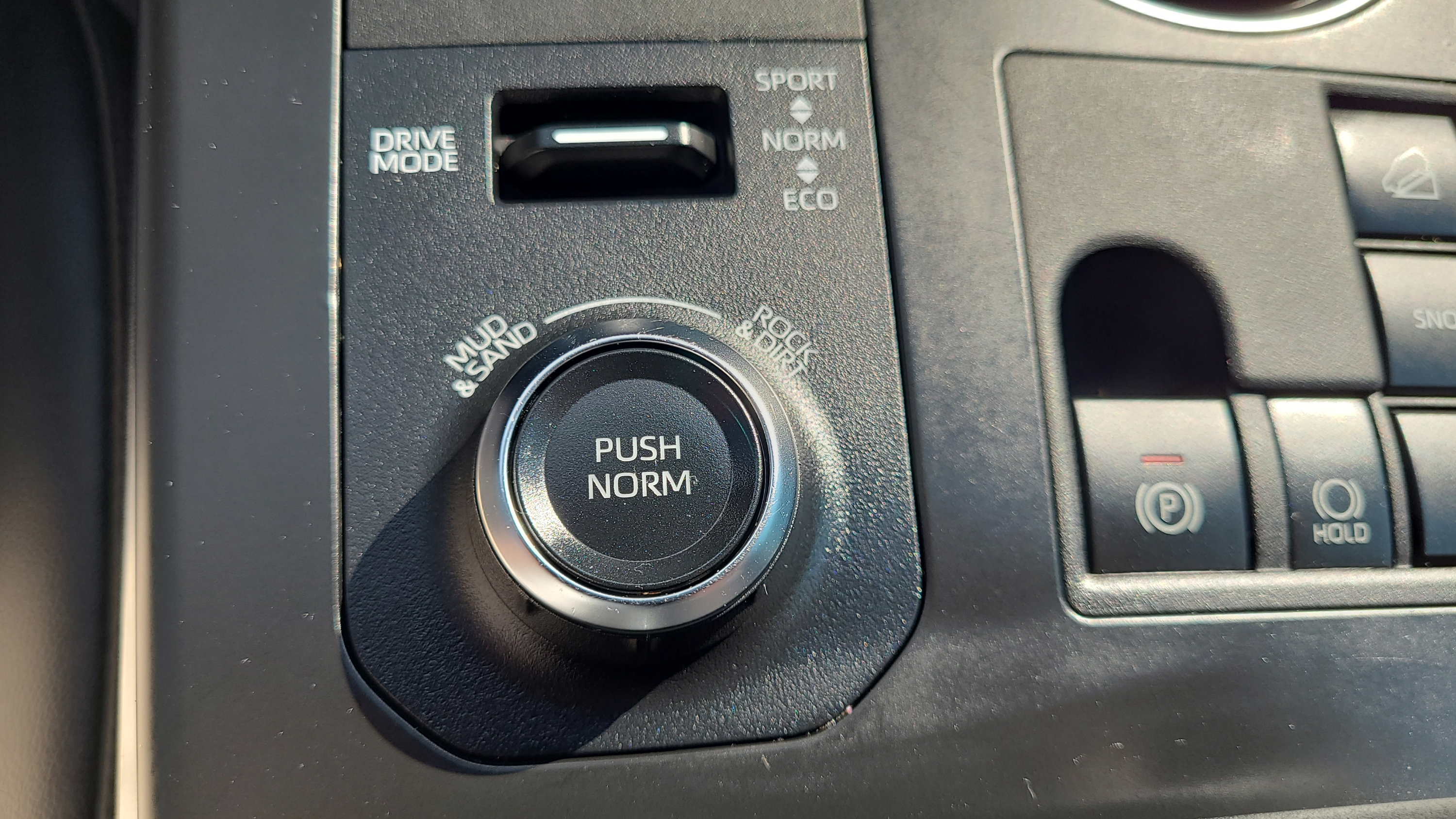 Used 2024 Toyota Highlander XSE AWD/4WD image 25