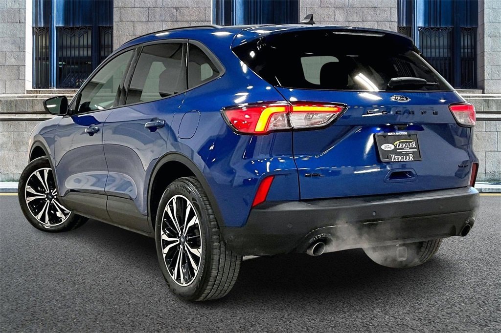 Certified 2022 Ford Escape SEL w/ SEL Stealth AWD Package image 10