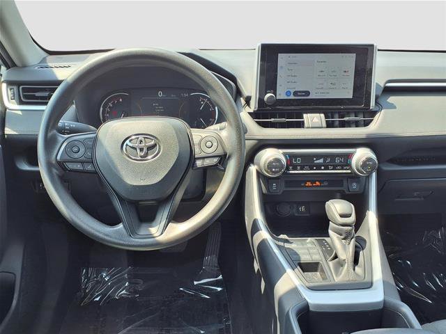 Used 2025 Toyota RAV4 XLE AWD/4WD image 5
