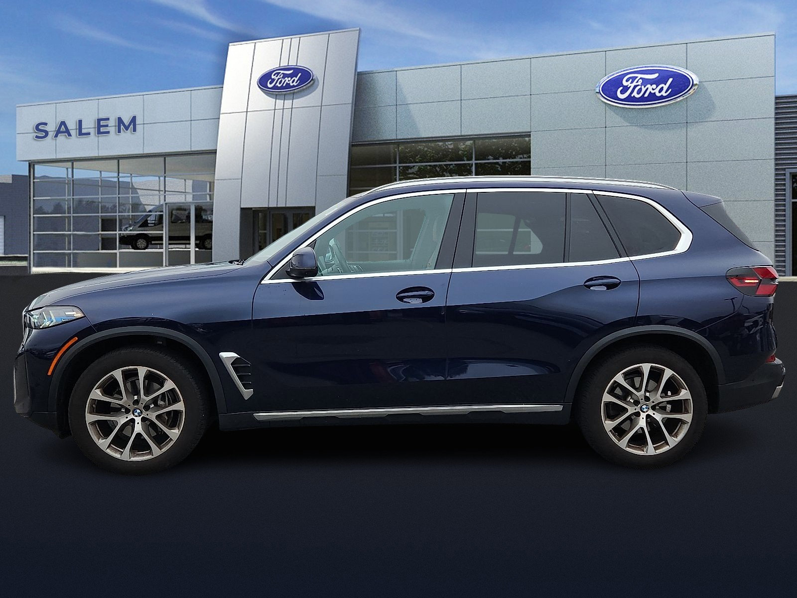 Used 2024 BMW X5 xDrive40i w/ Premium Package image 6