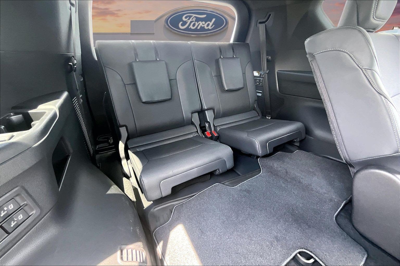 Used 2024 Lexus LX 600 4WD w/ Appearance Package image 28