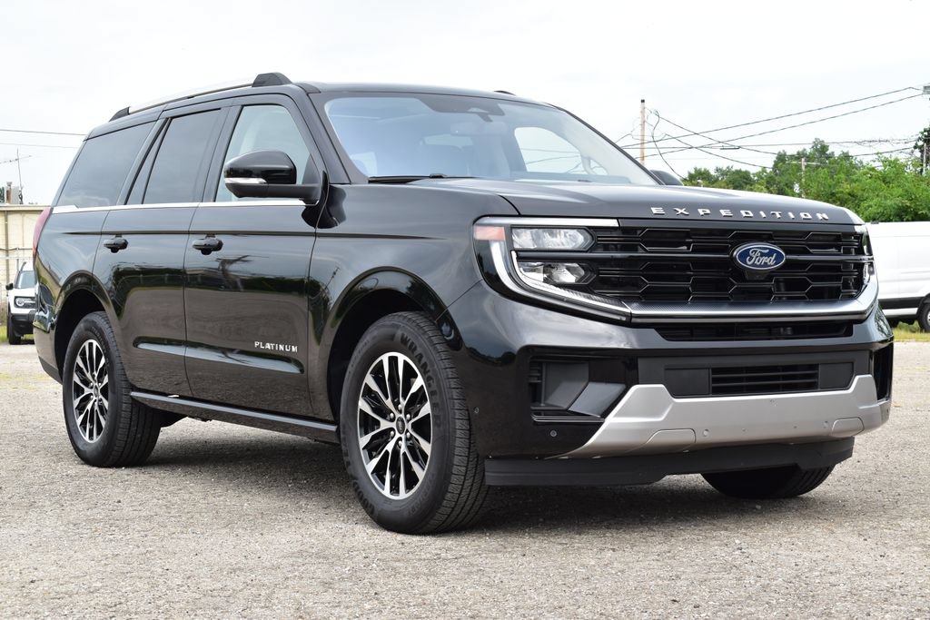 Certified 2025 Ford Expedition Platinum AWD/4WD image 3