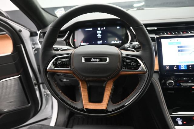 Used 2023 Jeep Grand Cherokee L Summit AWD/4WD image 15
