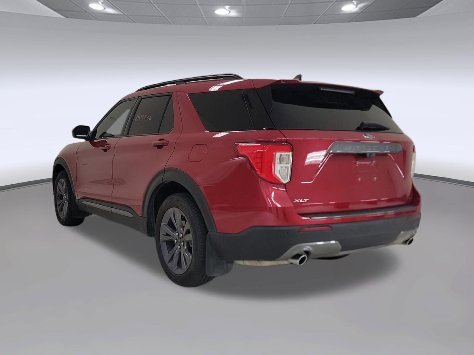 Certified 2022 Ford Explorer XLT w/ Equipment Group 202A RWD image 3