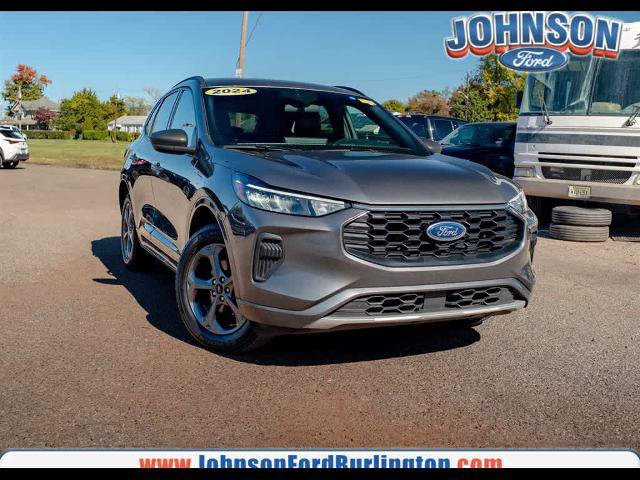 Certified 2024 Ford Escape ST-Line w/ Tech Pack #1 AWD/4WD image 3