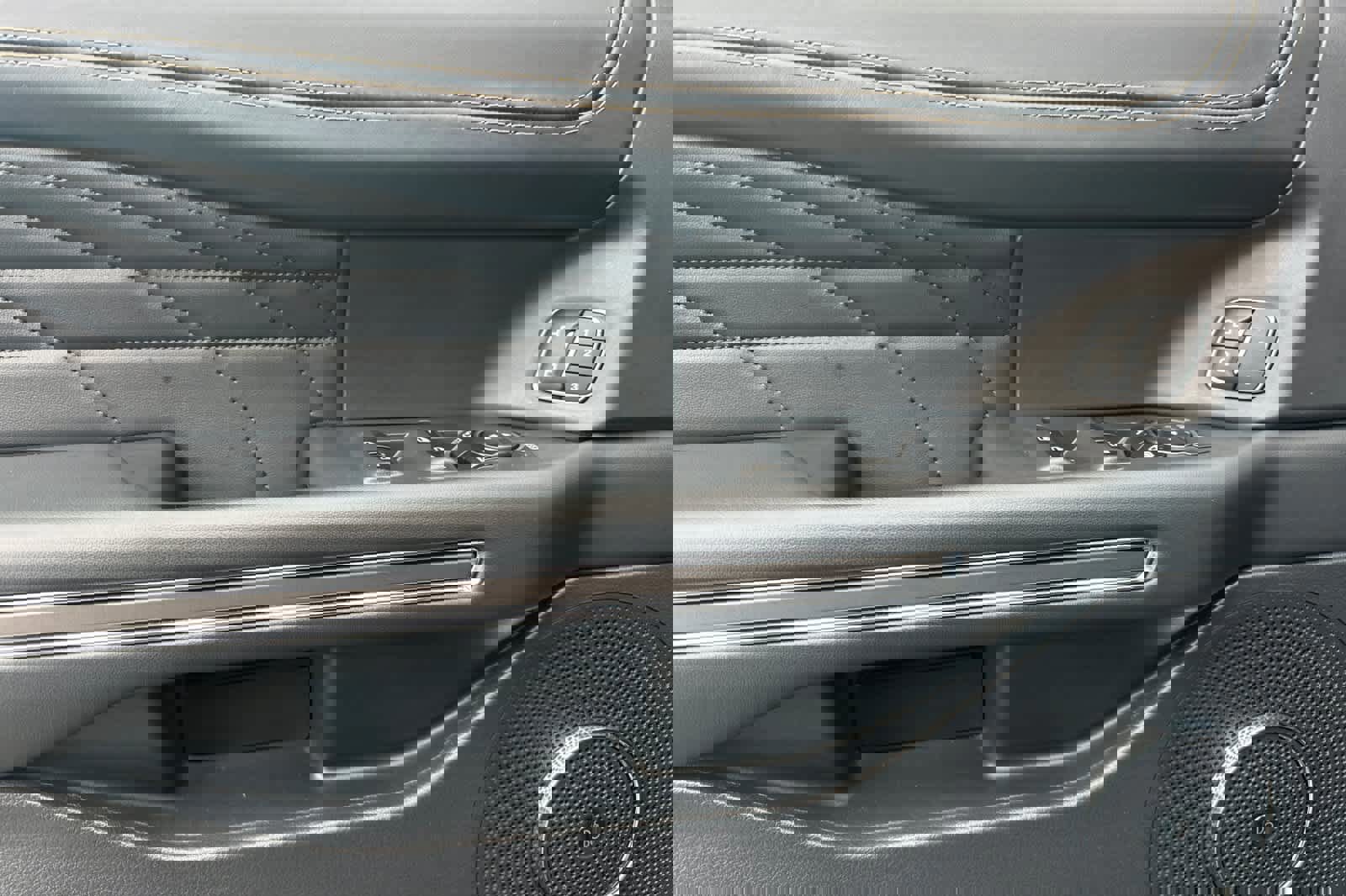 Certified 2023 Ford Expedition Platinum image 12