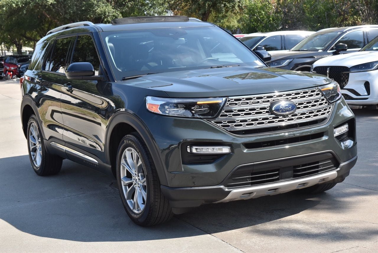 Certified 2023 Ford Explorer Limited AWD/4WD image 4