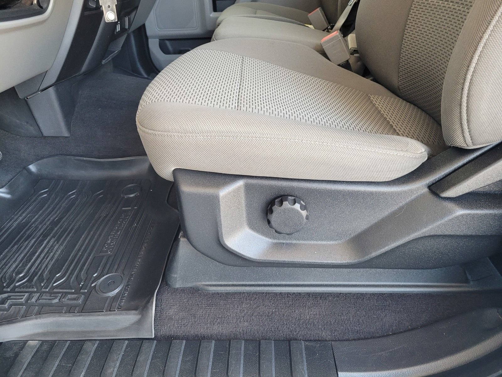 Certified 2019 Ford F150 XLT w/ Trailer Tow Package AWD/4WD image 23