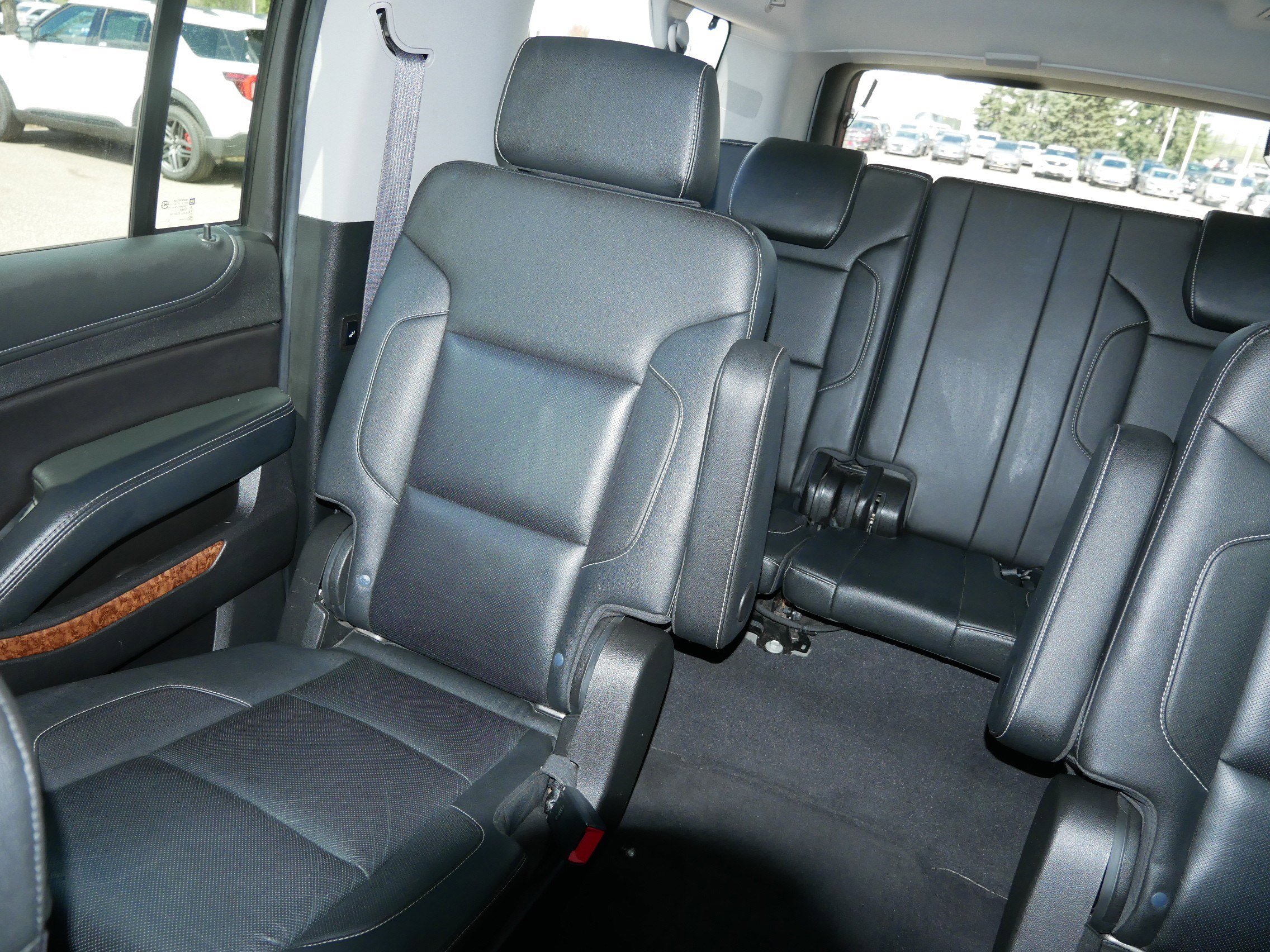 Used 2020 Chevrolet Suburban Premier AWD/4WD image 12
