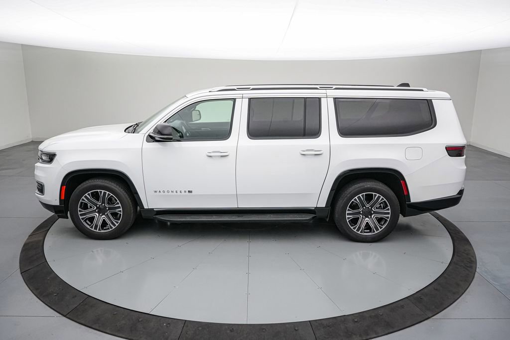 Used 2024 Jeep Wagoneer L Series II w/ Flexible Seating Group image 2