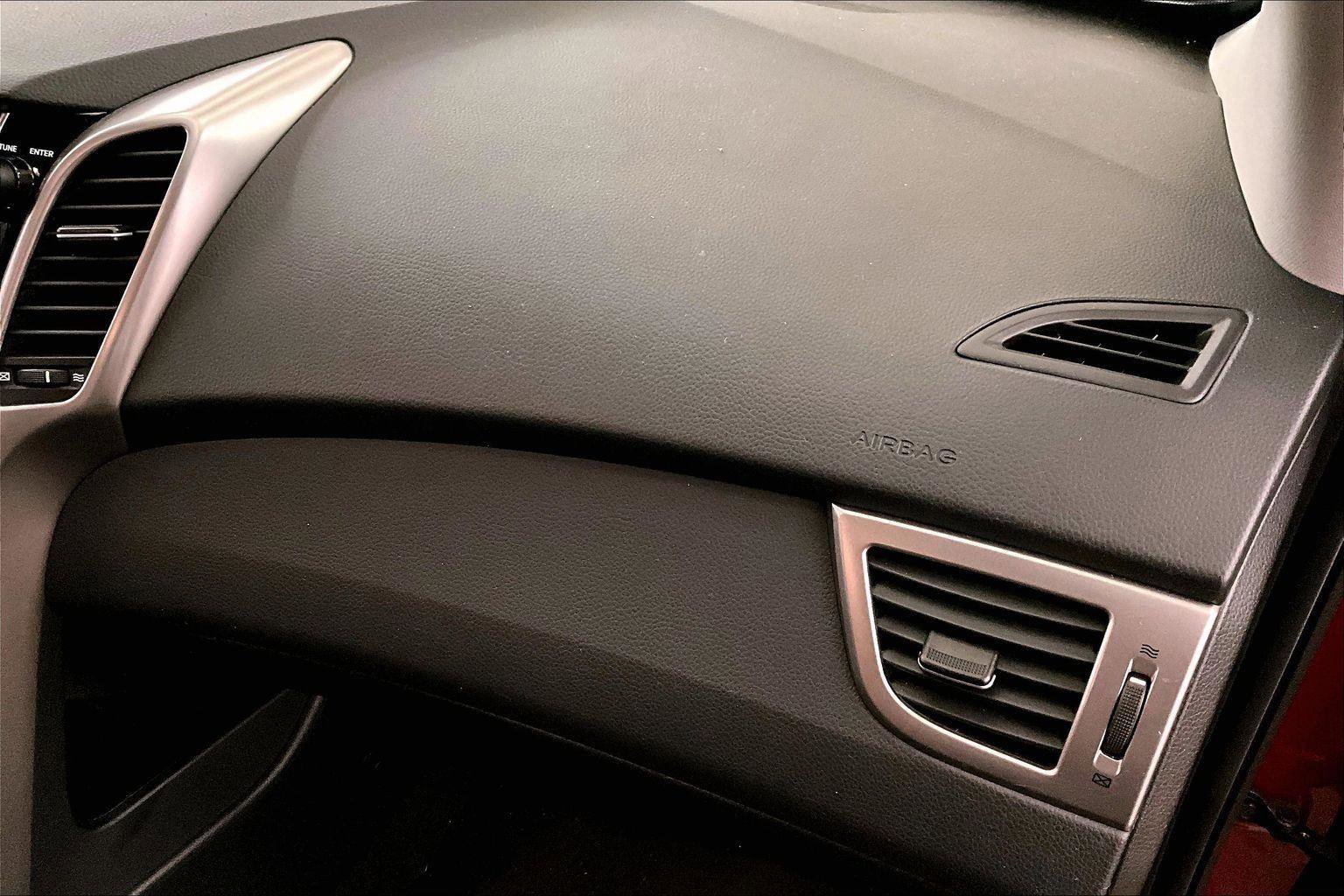 Used 2017 Hyundai Elantra GT image 15