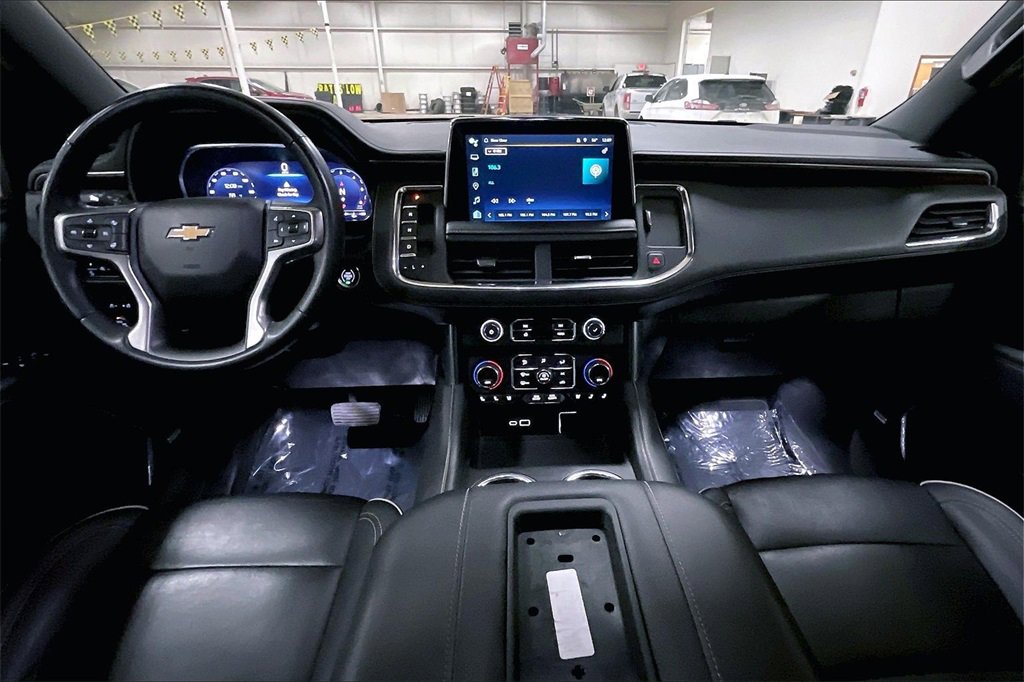 Used 2023 Chevrolet Suburban Premier image 14