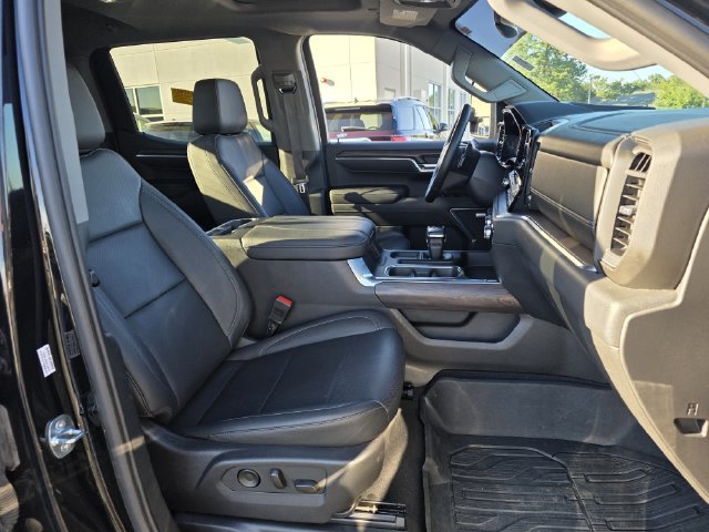 Used 2023 GMC Sierra 1500 SLT AWD/4WD image 33