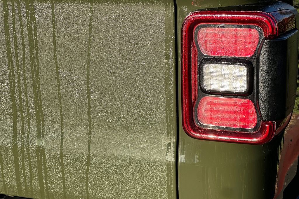 Used 2021 Jeep Gladiator Sport image 30