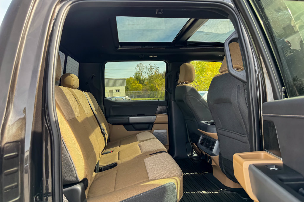 Certified 2024 Ford F250 XLT w/ Black Appearance Package AWD/4WD image 18