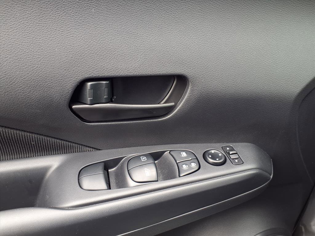 Used 2024 Nissan Kicks S image 12