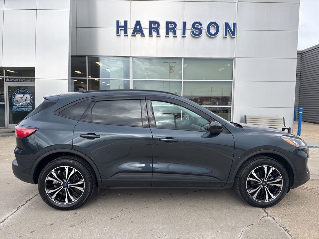 Certified 2022 Ford Escape SE w/ SE Sport Appearance Package image 5