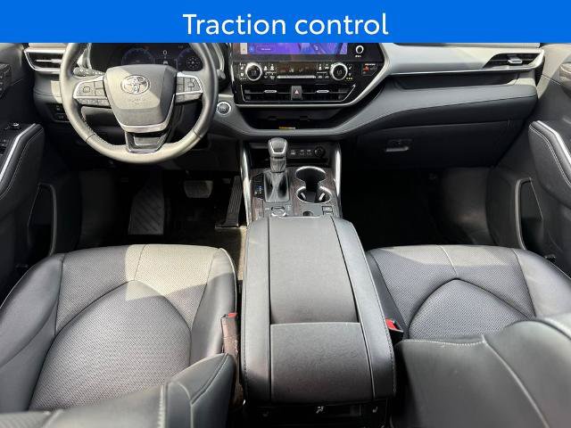 Used 2023 Toyota Highlander Platinum AWD/4WD image 15