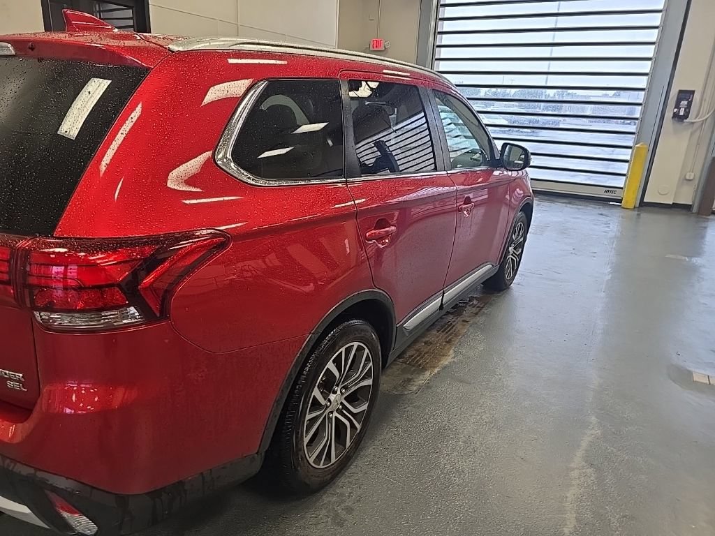 Used 2018 Mitsubishi Outlander SEL FWD image 3