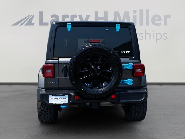 Used 2022 Jeep Wrangler Unlimited Sahara w/ Cold Weather Group AWD/4WD image 4
