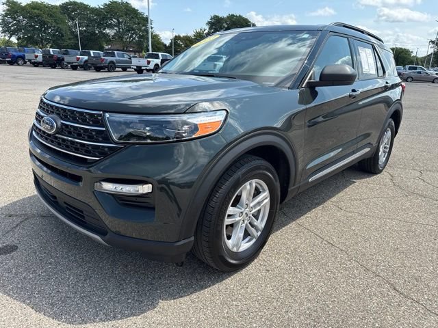 Certified 2023 Ford Explorer XLT w/ Equipment Group 202A AWD/4WD image 2