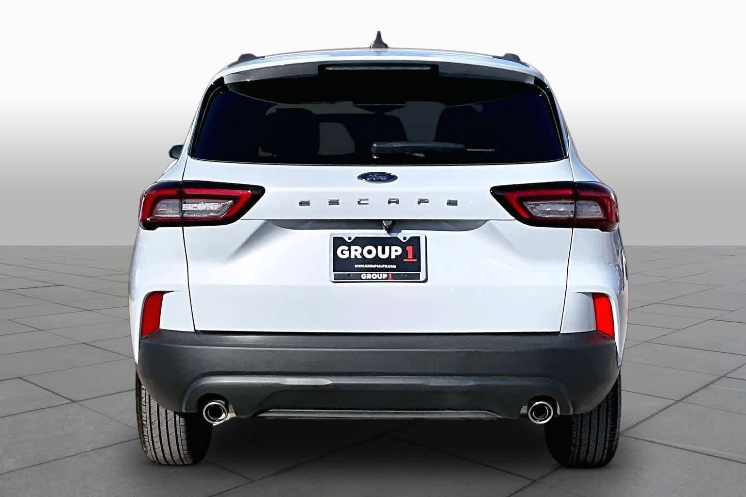 Certified 2025 Ford Escape ST-Line FWD image 3