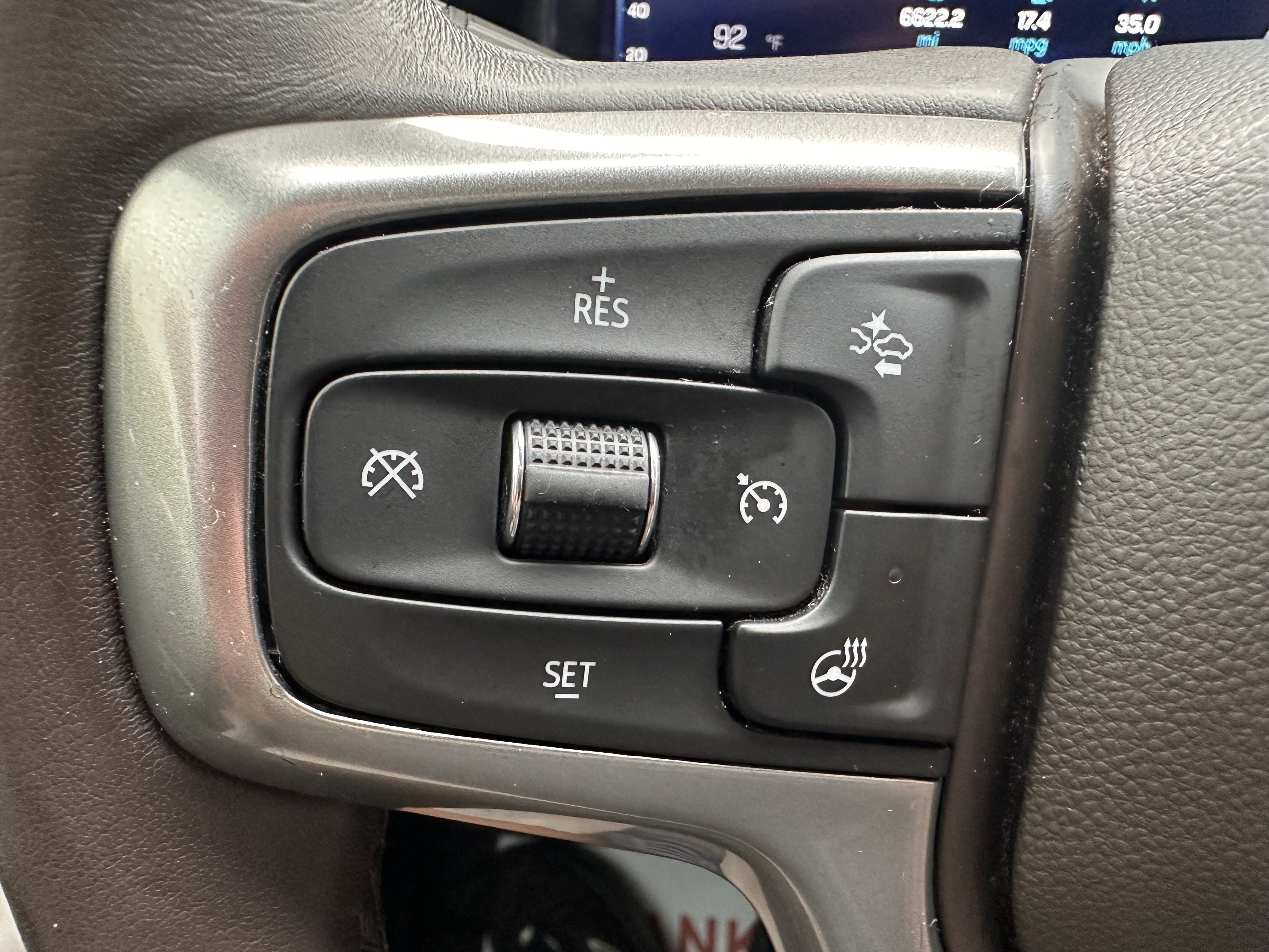 Used 2022 Chevrolet Suburban LT w/ LT Signature Package AWD/4WD image 22