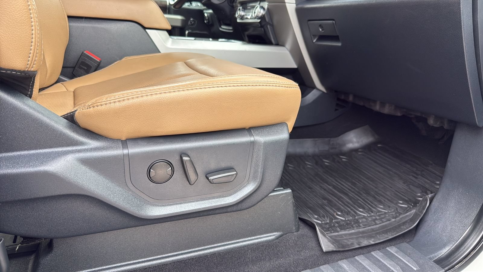 Certified 2022 Ford F350 Lariat AWD/4WD image 25
