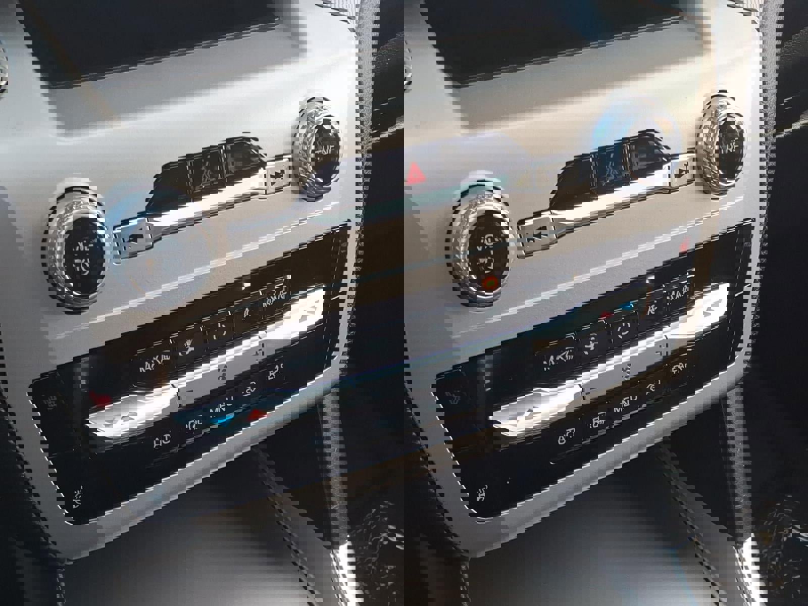 Certified 2022 Ford Explorer XLT w/ Equipment Group 202A image 29