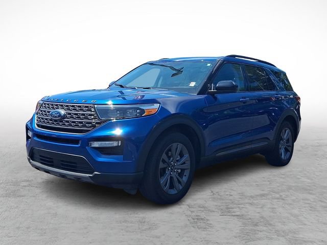 Certified 2023 Ford Explorer XLT w/ Equipment Group 202A AWD/4WD image 3