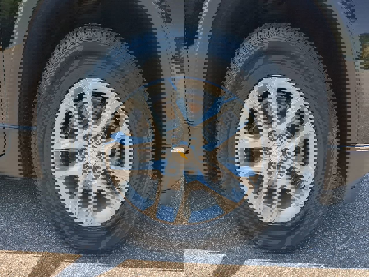 Used 2021 Chevrolet Traverse LT image 9