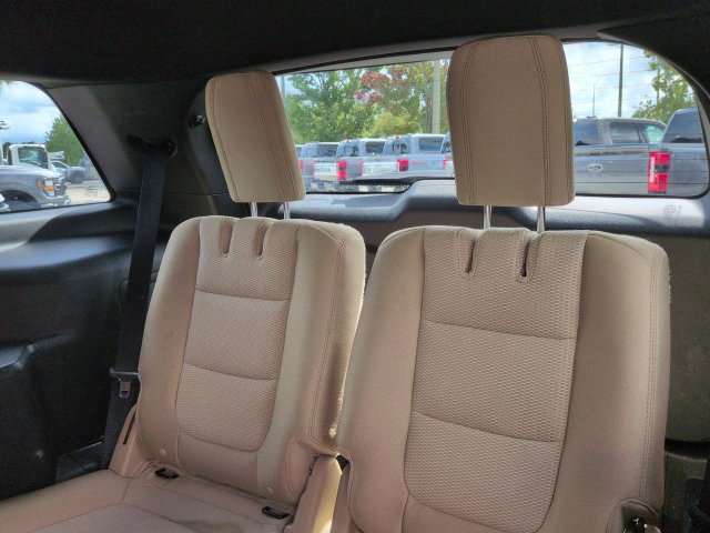 Certified 2017 Ford Explorer XLT FWD image 14