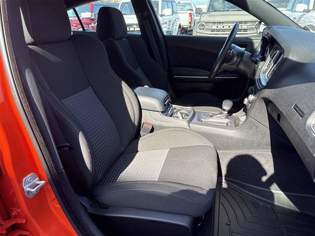 Used 2023 Dodge Charger R/T w/ Technology Group RWD image 17