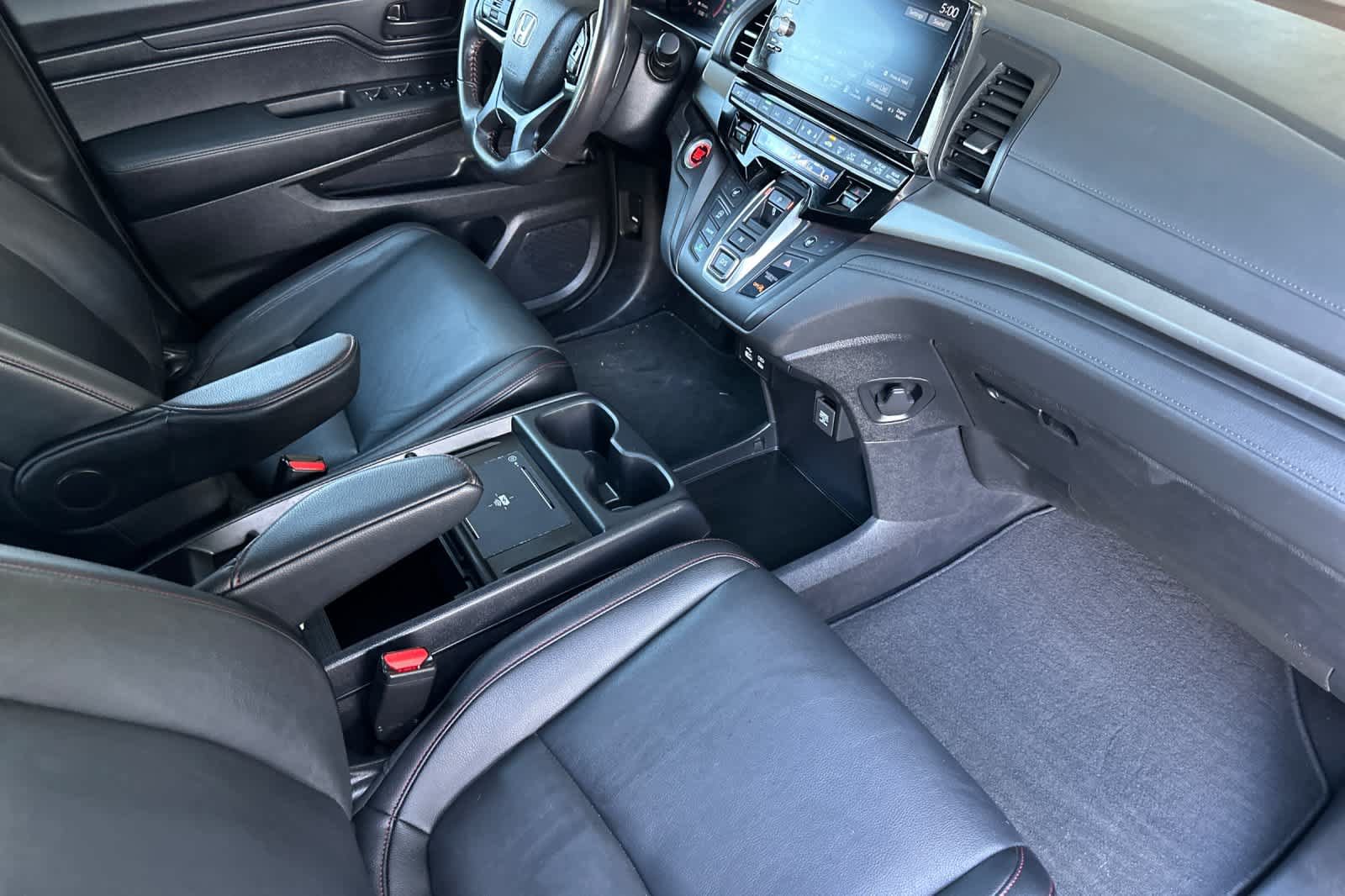 Used 2025 Honda Odyssey Sport-L image 17