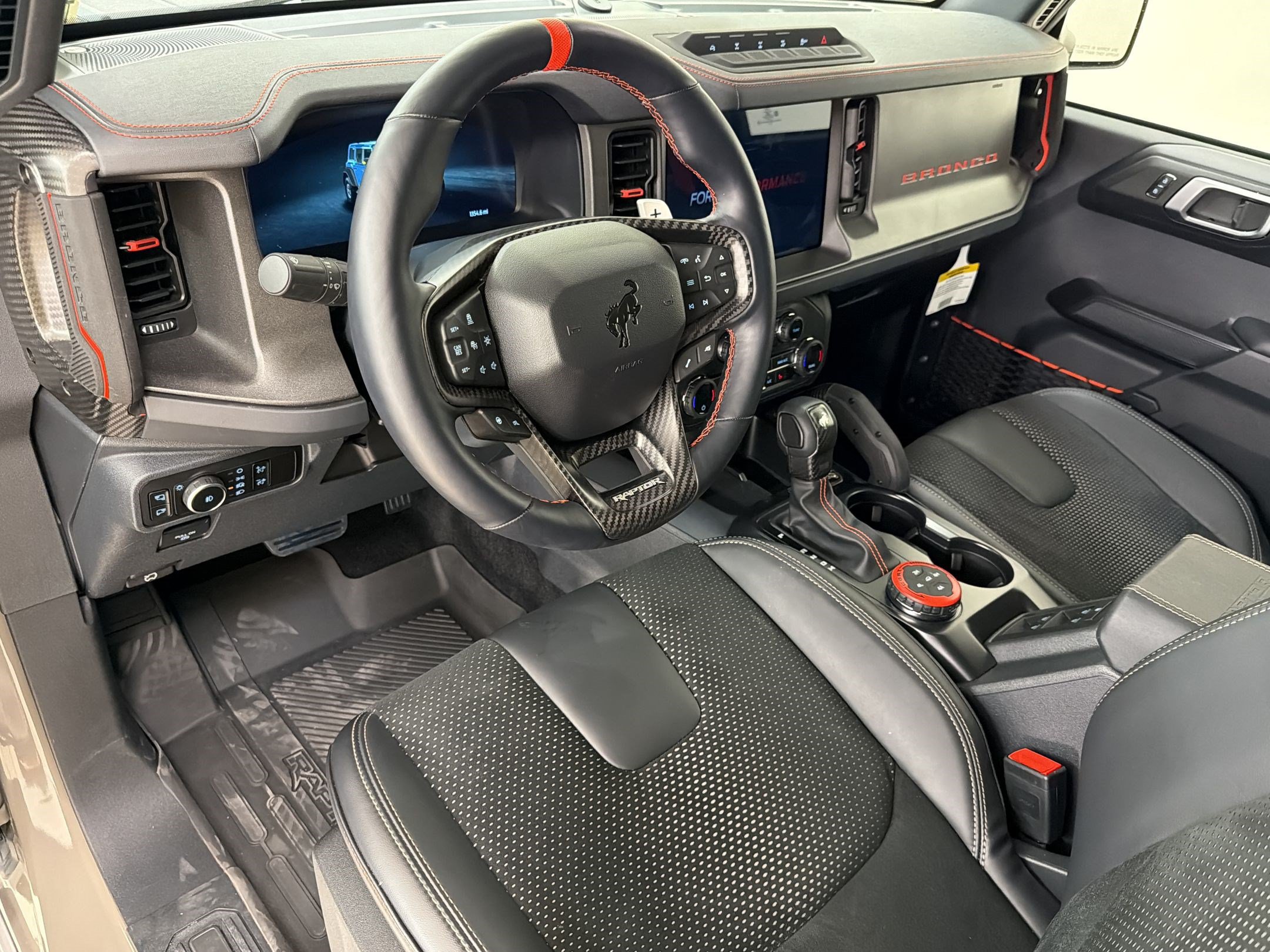 Certified 2025 Ford Bronco Raptor w/ Interior Carbon Fiber Pack AWD/4WD image 4