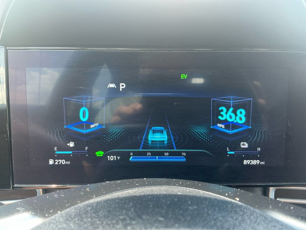 Used 2023 Hyundai Elantra Limited FWD image 19